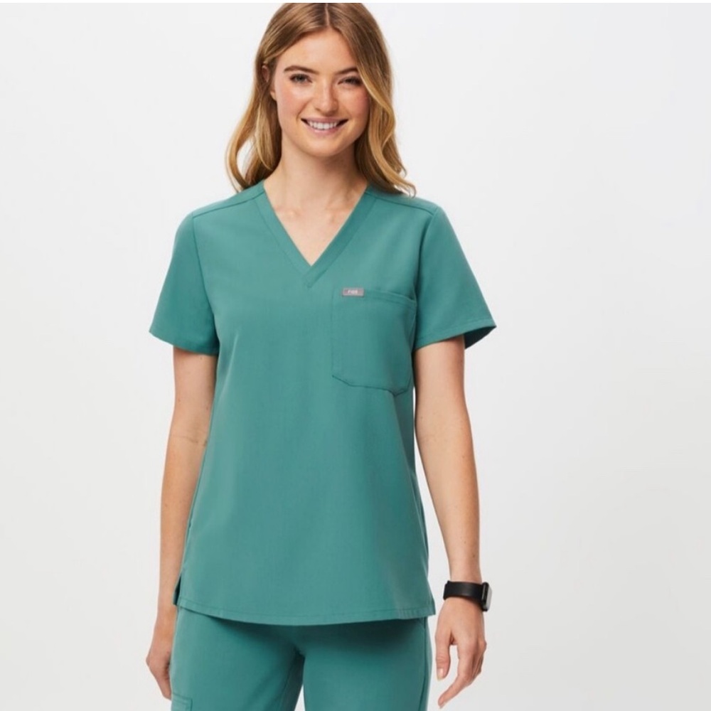 Figs Casma Large Scrub Top worn a handful of times in excellent condition.